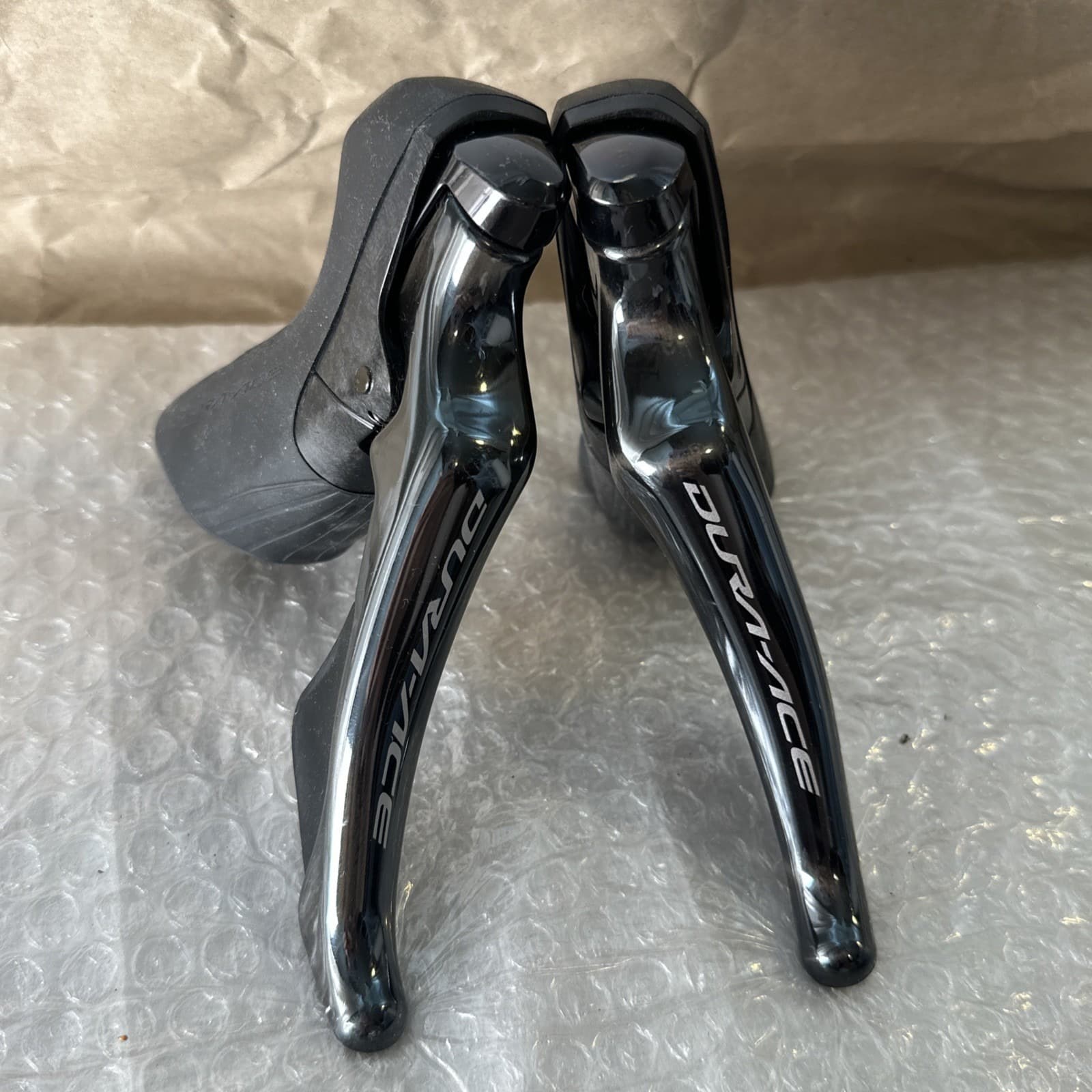 Shimano Dura Ace ST-R9100 11 speed shifters pair for mechanical rim brakes