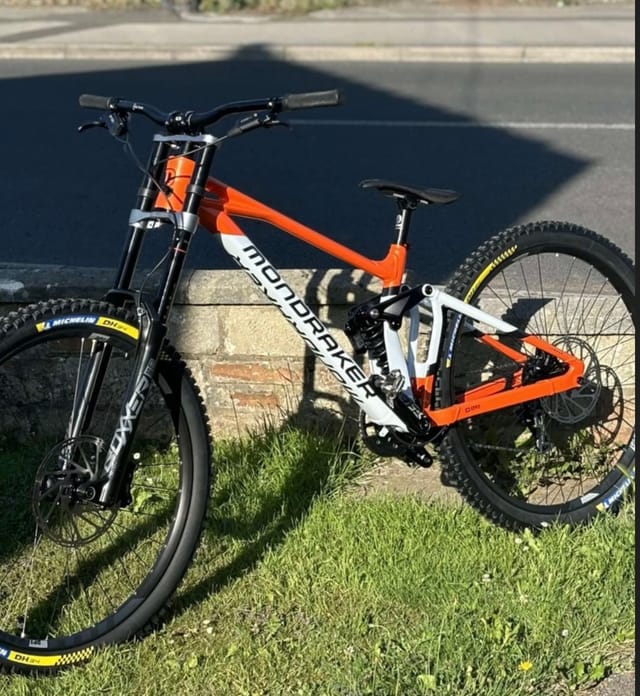 2024 large Mondraker summer downhill bike with 200mm front and rear travel for pure racing/downhill
