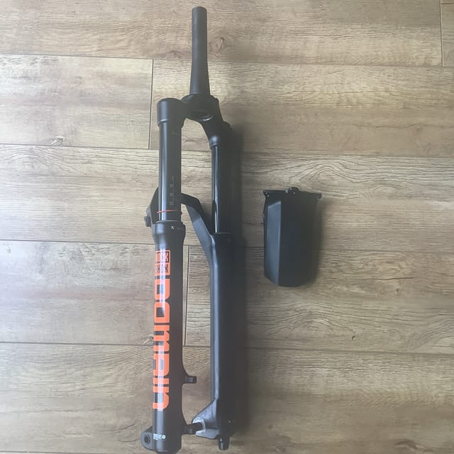 Rockshox Domain RC Suspension Forks 29” 160mm plus mudguard