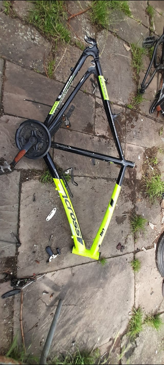 Cross crx725 hybrid frame